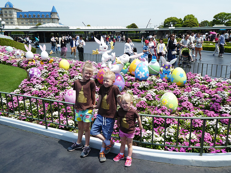 pickpocketed in japan, Tokyo Disneyland, don quijote, uniqe flavored kit kats, japan