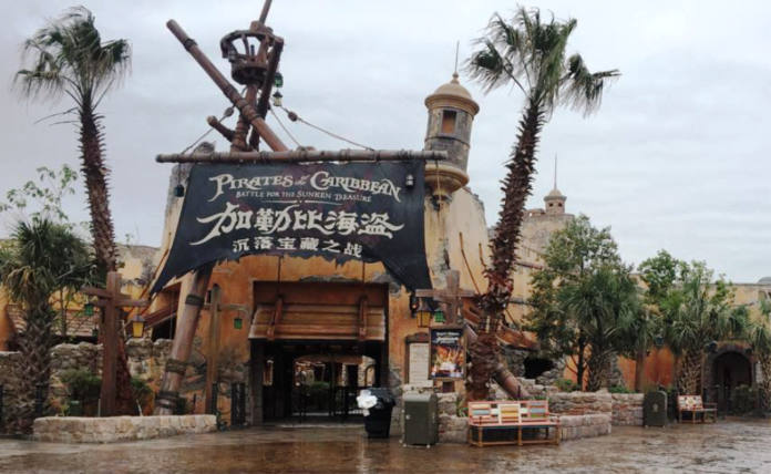New Pirates, Pirates of the Caribbean, Traveling with kids, family travel, diapers on a plane, Jack Sparrow, Battle for Sunken Treasure, Barbosa, Kracken