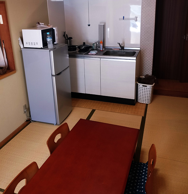 Hiroshima airbnb kitchen