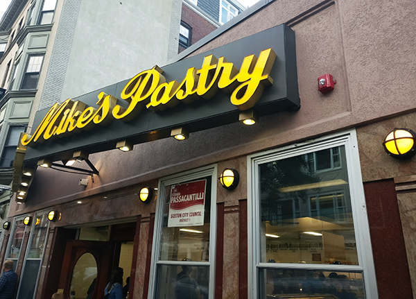 Mike's Pastry, Mikes vs Modern Pastry, Rivalry, Pastries, Bakeries, North End, Little Italy, Boston, Massachusetts, Diapersonaplane, Diapers On A Plane, creating family memories, family travel, traveling with kids