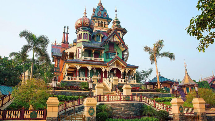 Mystic Manor, Hong Kong Disneyland, China, Disney, Family travel, traveling with kids, Disney themeparks, Slinky Dog Spin, Toy Story, Best ride at Disney