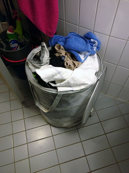 bad airbnb, oslo, norway, bad host, bad experience, christmas in norway, winter in norway, stinky airbnb, dirty shoes, dirty laundry, diapersonaplane, diapers on a plane, creating family memories, traveling with kids, family travel