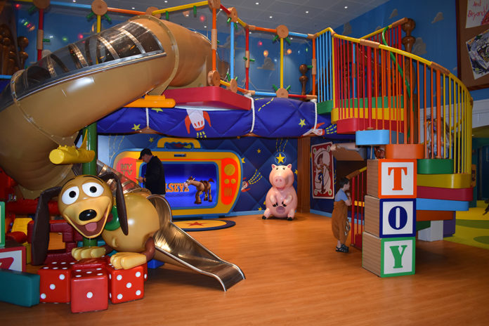 Disney Cruise Kids Club, Oceaneer Club, Oceaneer Lab, Vibe, Edge, It's A Small World Nursery, Kids Club, Kids Zone, diapersonaplane, Diapers on a plane, family travel, traveling with kids, family travel, creating family memories