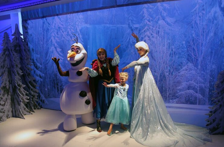 Freezing the Night Away with Elsa and Anna, Frozen Night, Deck Party, Disney Cruise Ships, Disney Magic, Arendale, Horrible Experience Disney Cruise, Disney Cruise Regrets, diapersonaplane, Diapers on a plane, creating family memories, family travel, traveling with kids