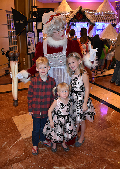 Disney Cruise Ship, Disney Wonder, Disney Magic, Disney, Mickey Mouse, Cruising with Mickey Mouse, Disney Cruise, Christmas Cruise, diapersonaplane, diapers on a plane, traveling with kids, family travel, creating family memories